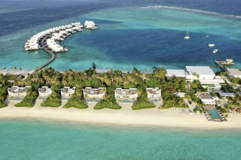 Jumeirah Maldives Olhahali Island Resort